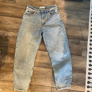 Abercrombie 80s Mom High Rise Jean